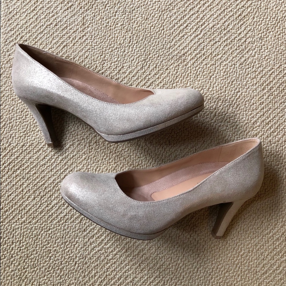 🚚 Moving Sale! Naturalizer Heels- Make an Offer!